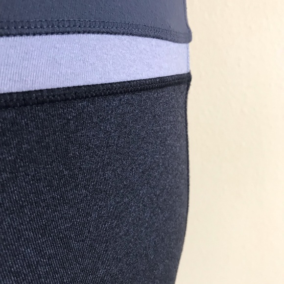 SALE Lululemon Capris Legging Size 6 - Picture 4 of 8